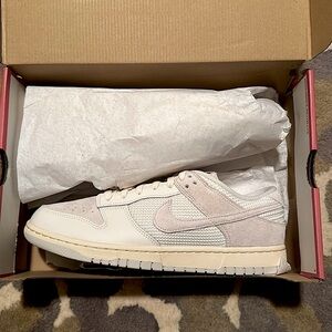 Nike men’s dunk low NWT.
